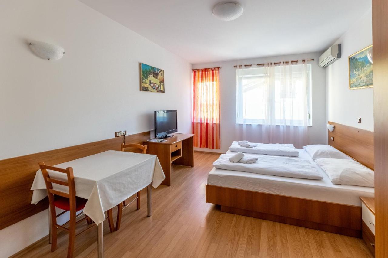 Apartments Liburnija Опатия Экстерьер фото