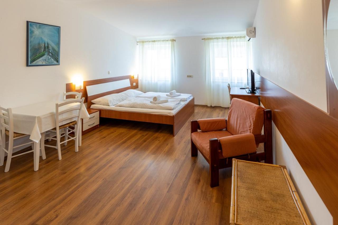 Apartments Liburnija Опатия Экстерьер фото